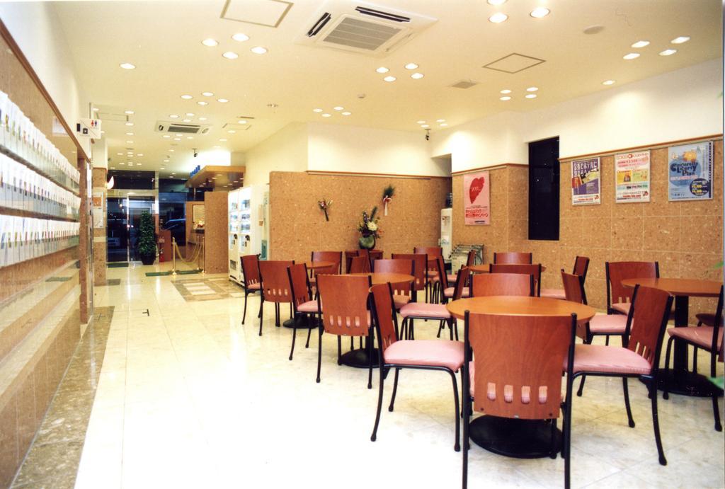 Toyoko Inn Osaka Shinsaibashi Nishi Buitenkant foto